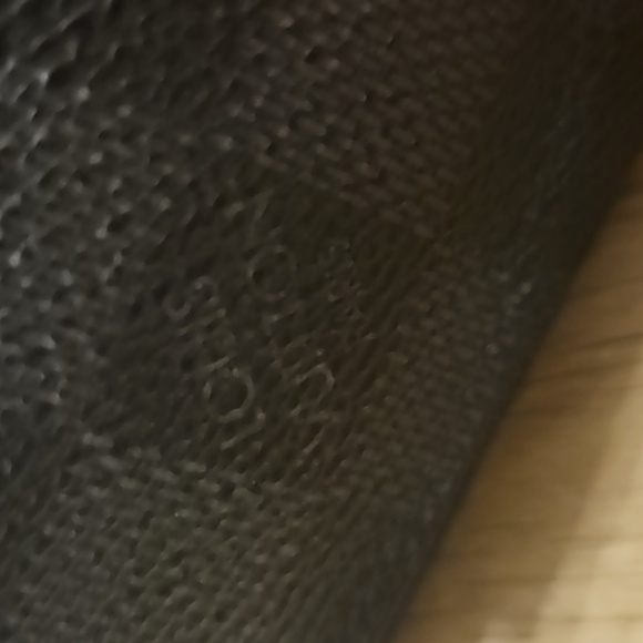 Louis Vuitton Damier Infini Cufflinks with Matching Leather Case - Picture 2 of 11